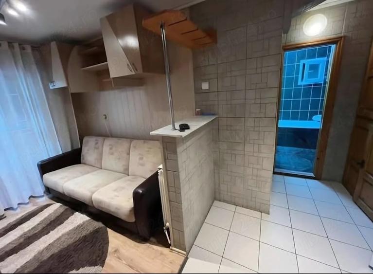 Apartament cu 2 camere nedecomandat în Unirii Sud