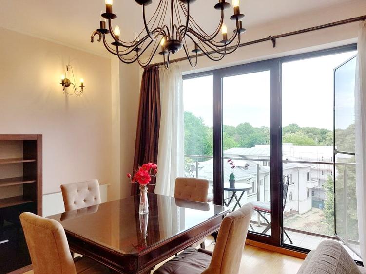 Apartament cu 3 camere decomandat, mobilat în Kiseleff