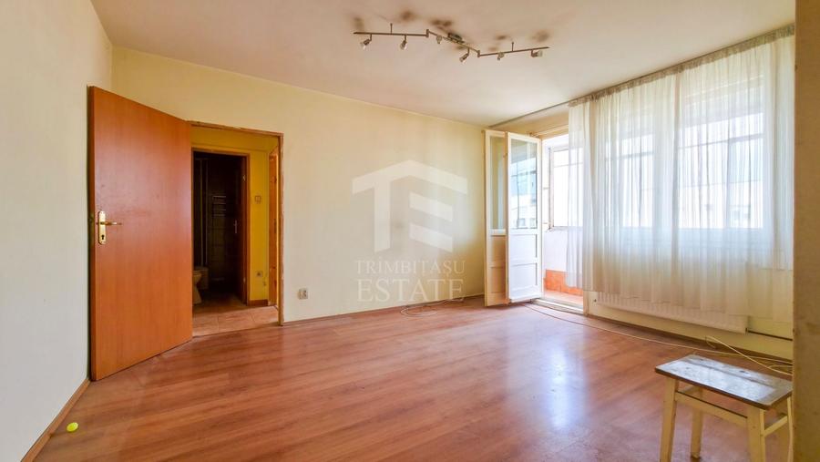 Apartament cu 3 camere semidecomandat în Drumul Taberei — fotografia 2
