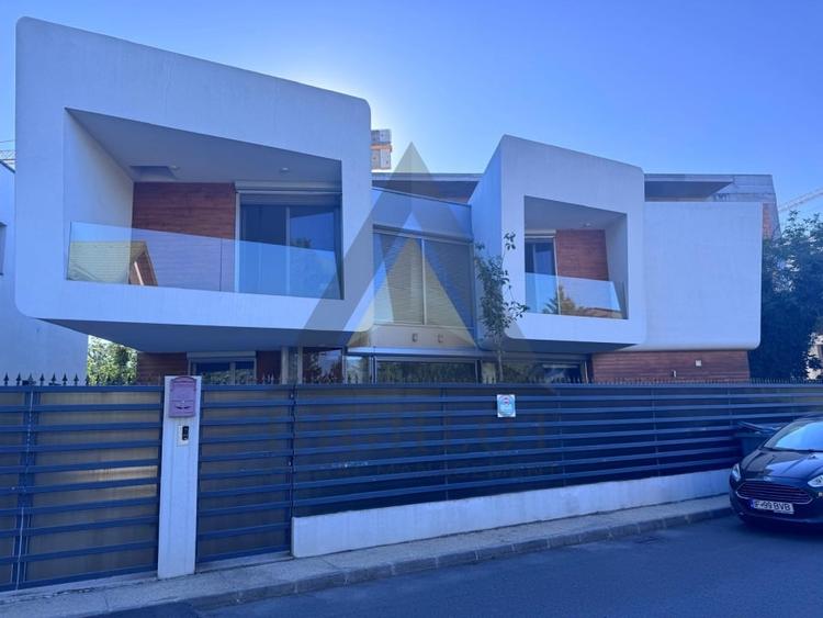 Casă individuală cu 5 camere cu Canalizare în Pipera