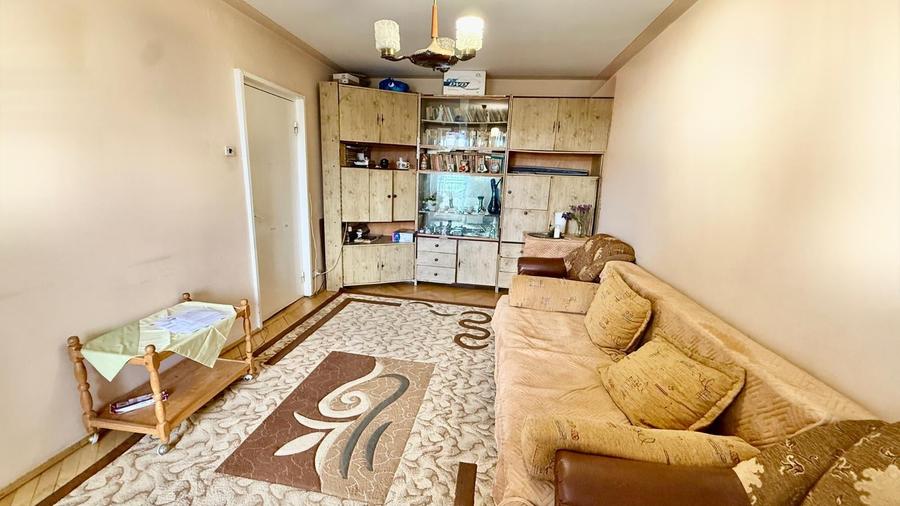 Apartament cu 3 camere decomandat în Tătărași