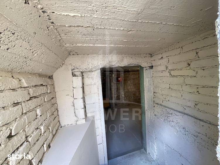 Casă cu 3 camere semidecomandat cu Teren 234 Mp în Lazaret