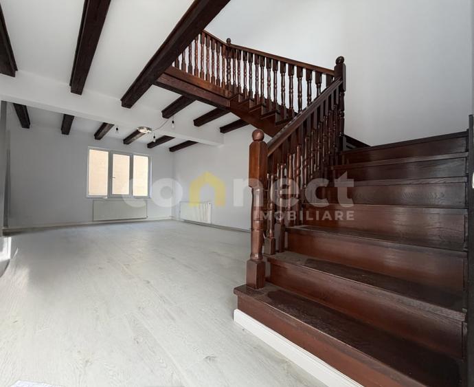 Duplex cu 4 camere cu Canalizare în Florești