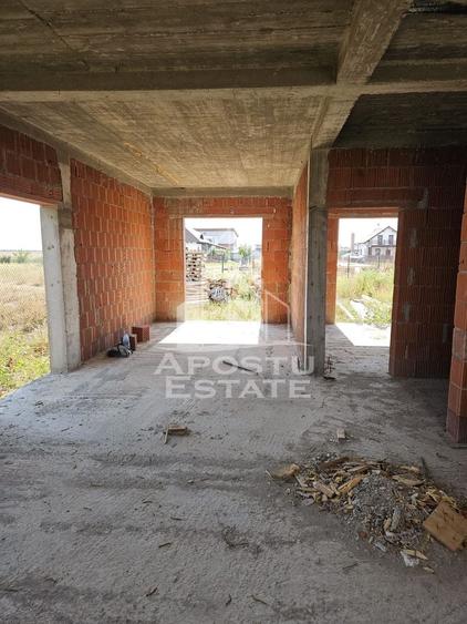 Duplex cu 8 camere cu Canalizare în Exterior Nord