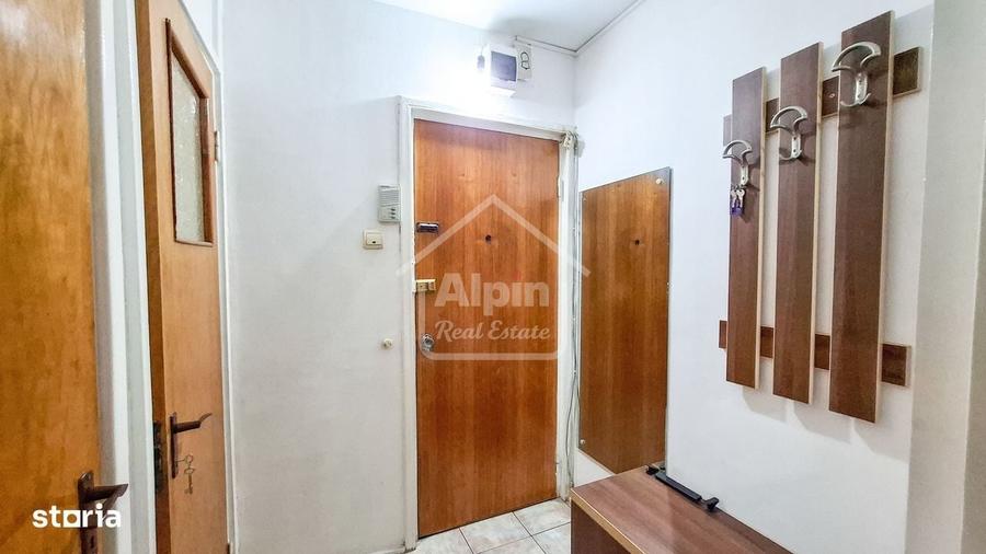 Apartament cu 2 camere semidecomandat în Centrul Civic