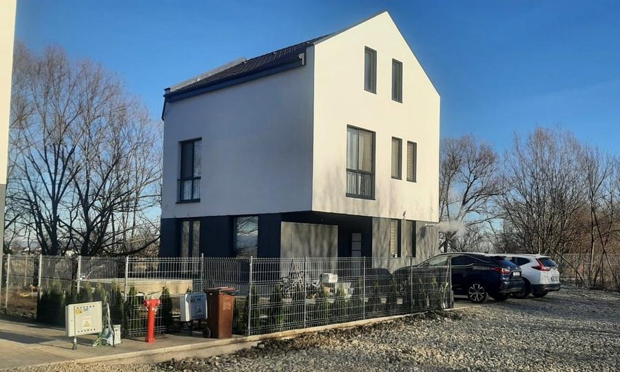 Case Individuale - Beci Parter Etaj Masarda Bartolomeu Str. Linii - 11