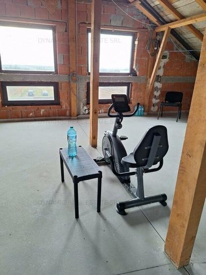 Vila D+P+1+M  - 4 dormitoare/4 bai - Garaj - 5000mp - 2 cai de acces - 14