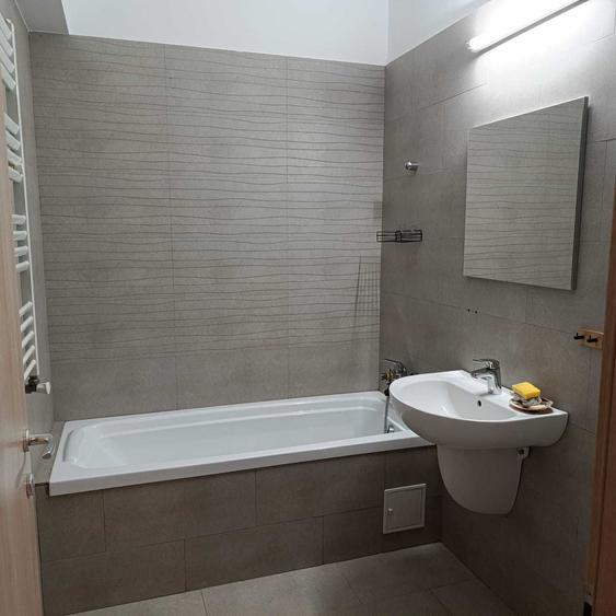 Inchiriez garsoniera - 2