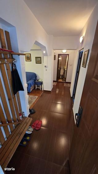 Vand ap cu 4 camere et. 3 zona Posta 4 - 8