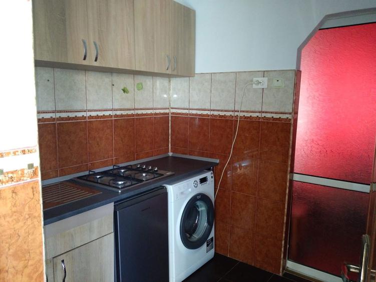 Inchiriez garsoniera - 2