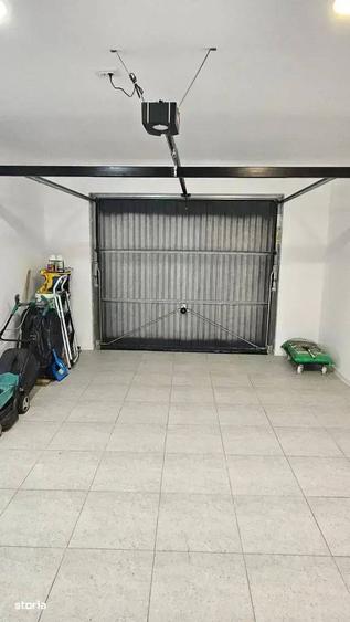Casă cu 4 camere în Ostratu