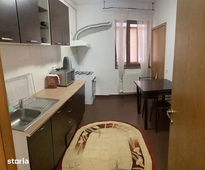 Apartament cu 2 camere decomandat în Vitan