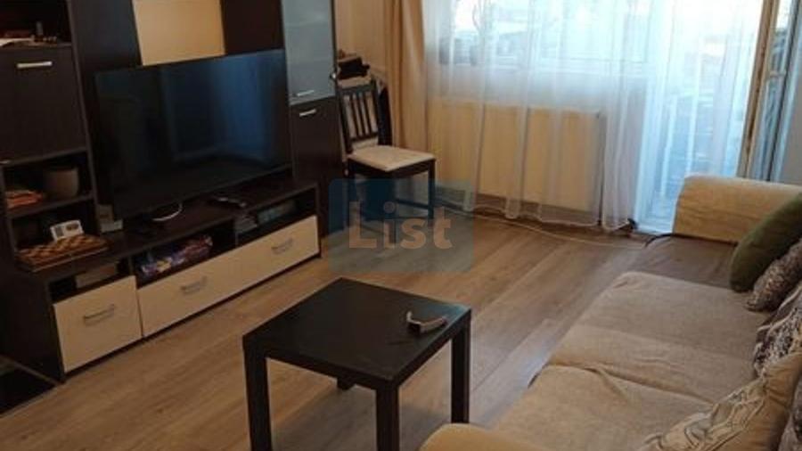 Apartament 3 camere - Decomandat - 1