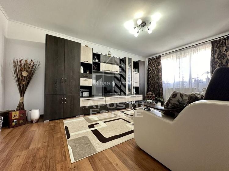 Apartament cu 3 camere decomandat, mobilat în Soarelui