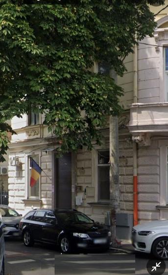 Casă cu 5 camere cu Canalizare în Victoriei