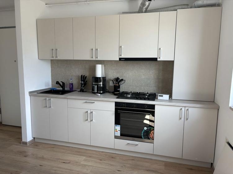 Inchiriez apartament cu 2 camere - 1