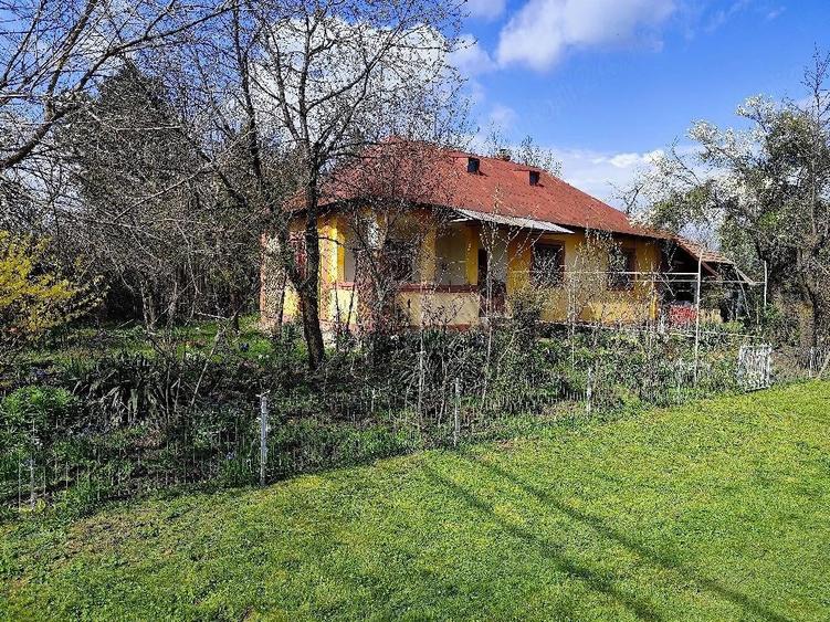 Vand casa cu teren. - 1