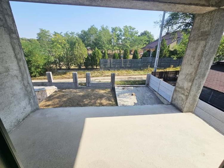 Vilă luminoasă, 4 camere, cu teren generos – Com. Plopu - 38