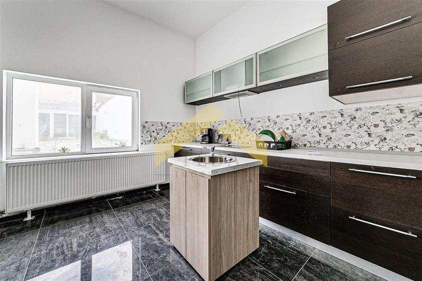 Casa de vanzare in zona centrala str. Mihai Eminescu - 5