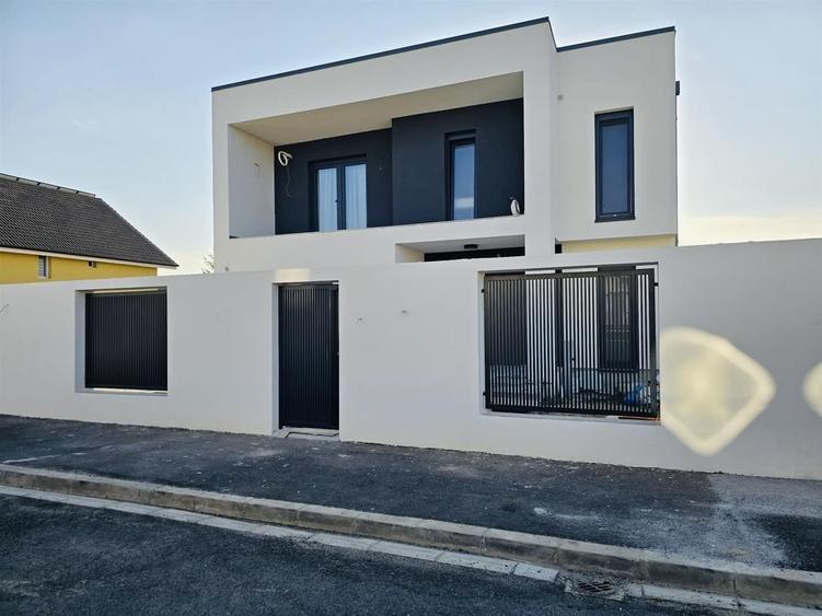 Casǎ de vânzare  P+E Sânmartin Beverly- Hills - 1