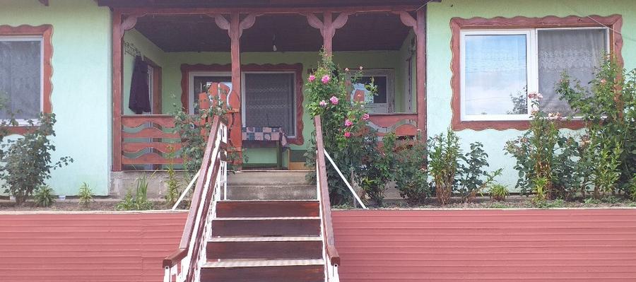 Casa, teren ?i anexe. In Boto?ani, Un?eni, Burle?ti - 8