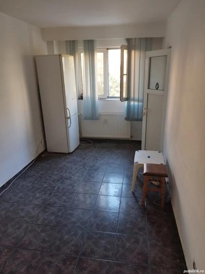 Garsoniera de vanzare,Zona Democra?iei - 2