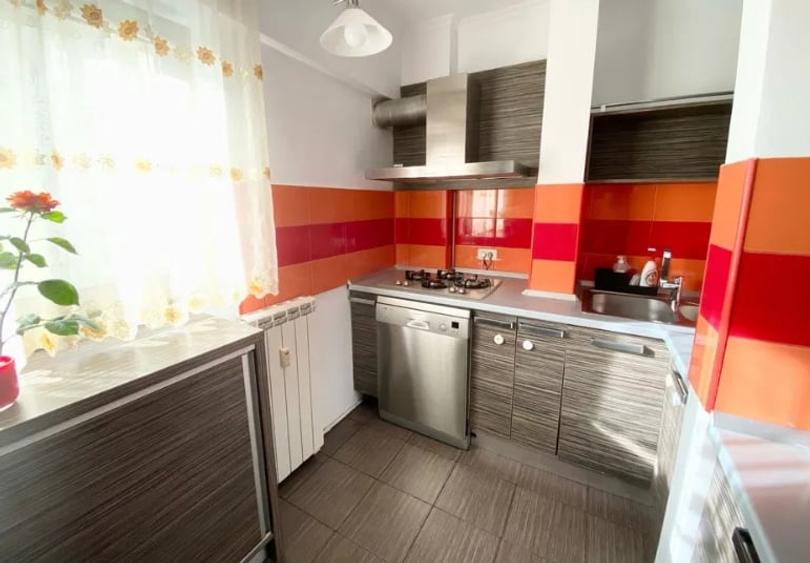 Stefan cel Mare METROU Parcul Circului bl.1982,et.2/8 Amenajat,2 bai,boiler - 7