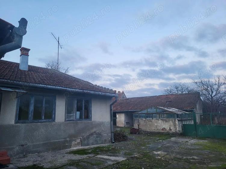 Casa de vanzare 4 camere - Chizatau - 9