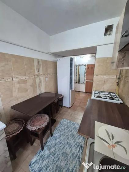 Apartament cu 2 camere semidecomandat, mobilat în Trident