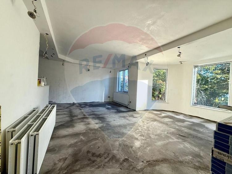 Casa de vanzare in Eforie Nord teren proprietate 300 mp - 2