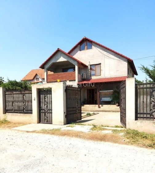 CASA 5 CAMERE | LUMINA | 236 MPC CASA 5 CAMERE | LUMINA | 236 MPC
