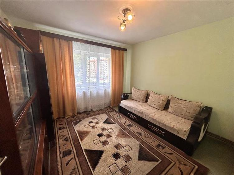Apartament cu 2 camere decomandat în Moroasa 2