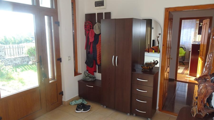 Vand casa în sistem P+M, are suprafața utilă 160 mp,finisată integral și echipat - 8