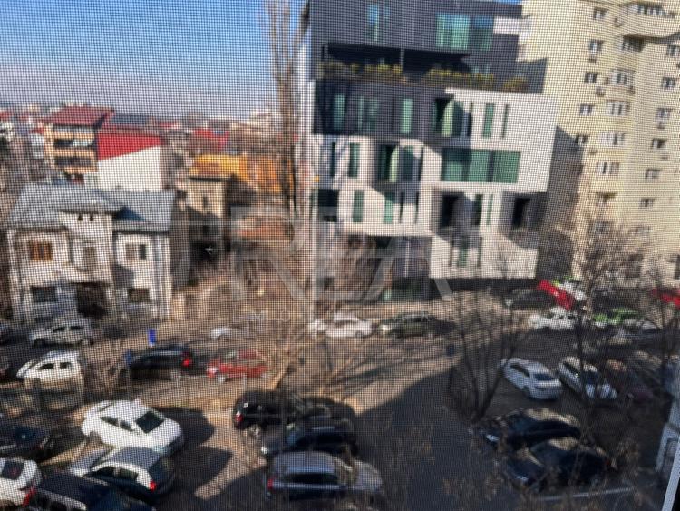 Garsoniera la intersectia Mihalache cu Averescu - 8