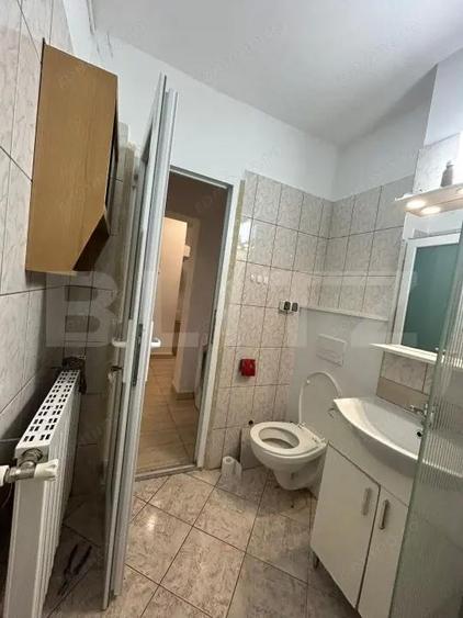 APARTAMENTB 3 CAMEREU ETAJ 1 ,ULTRA CENTRAL INTR-O ZONA LINISTITA - 4