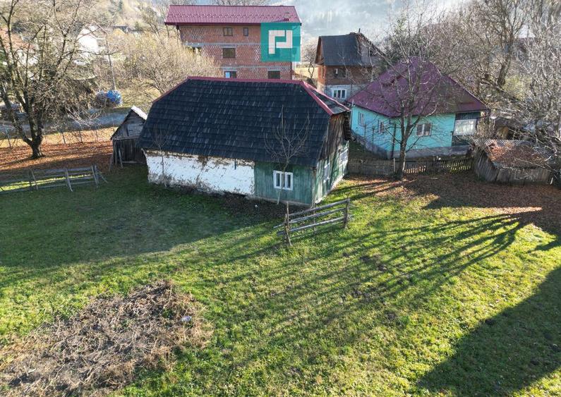 Casa de lemn, cu teren in Bor?a - 3