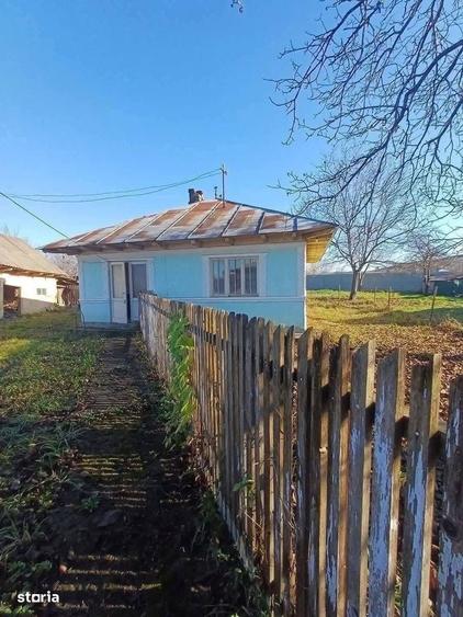 Casa de vanzare la 10 minute de Roman, teren de 1.225mp 33.800euro - 1