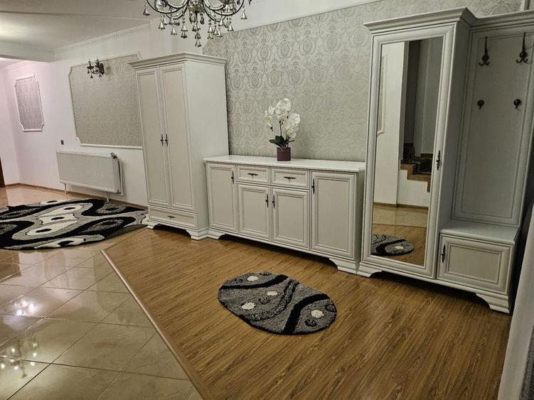 Casa de vanzare/inchiriere - 1