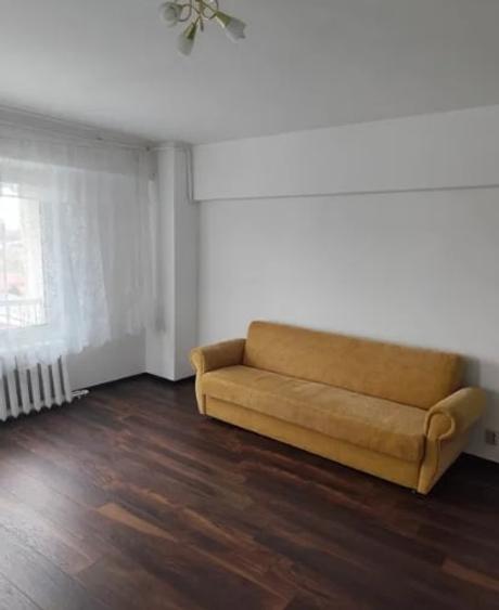 P-ța Muncii metrou, decomandat, doua balcoane inchise,doua debarale,spatios. - 1