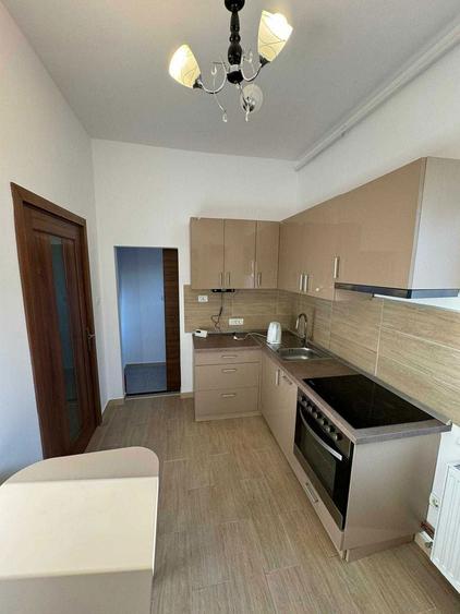 Proprietar, inchiriez apartament decomandat 3 camere langa Punctele Cardinale - 2