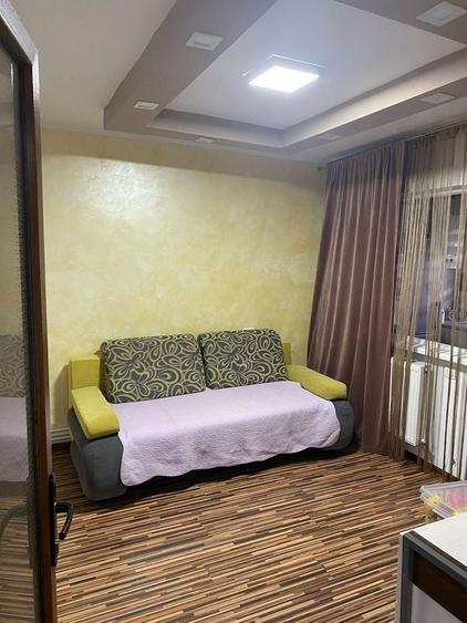 Inchiriez apartament 3 camere - 6