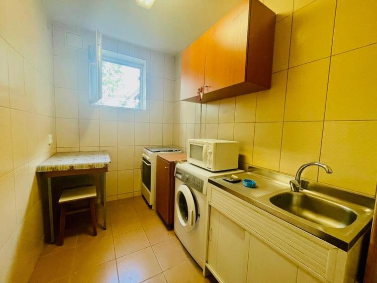 Unirii -Hanul lui Manuc, apartament 2 camere pentru investitie, 41 MP - 2