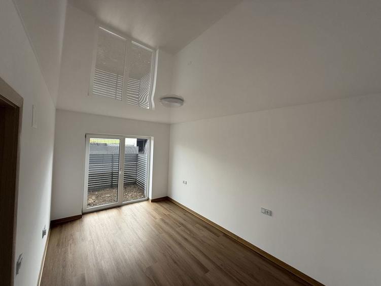 Vand casa individuala , din caramida,4 camere, 2 bai, cartier Izvor - 5