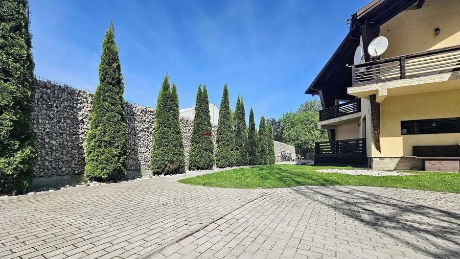 Suprafata generoasa teren - 29