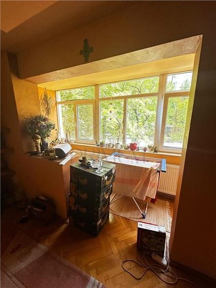 CIRCUMVALATIUNII - ETAJ 1 - BLOC IZOLAT - 4 camere - 2 bai - debara - decomandat - 17