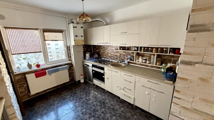 Apartament 3 camere , etaj intermediar, calea Dorobantilor - 7