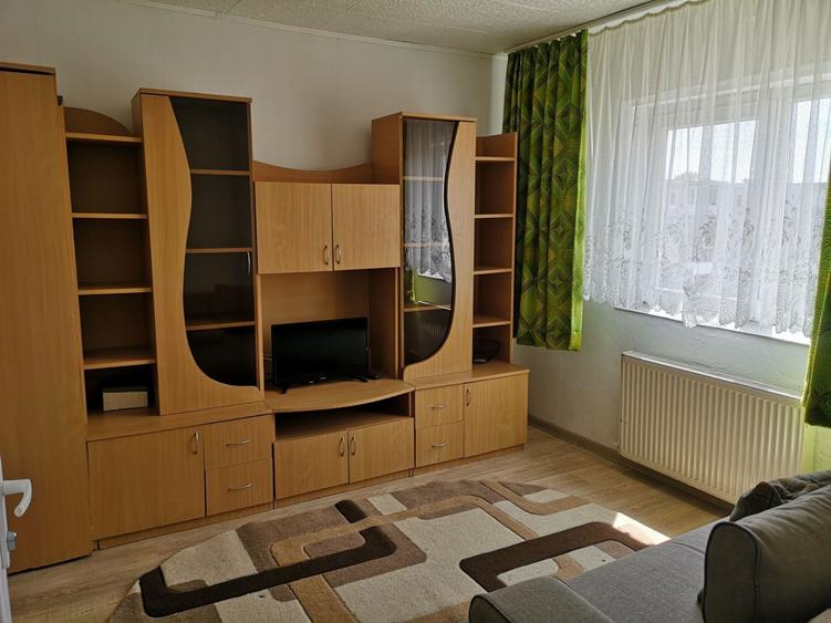 Inchiriez apartament cu o camera pe Calea 6 Vanatori - 2