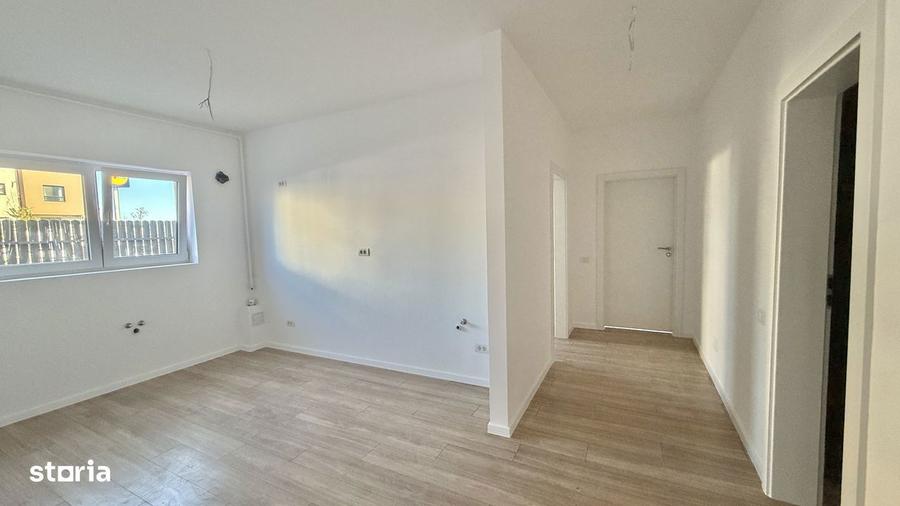 3 camere , parter cu curte proprie - 1