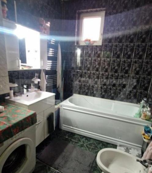 Casa in Centru Civic 4 camere , D +P+ E , PLUS SPATIU COMERC - 10