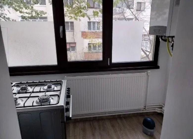 Inchiriez apartament 2 camerele ,Mazepa 2 etaj 1 - 3